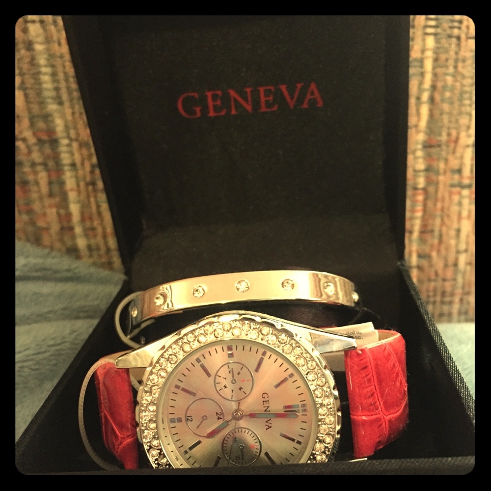 NWT Geneva Watch with extra rhinestone wristband